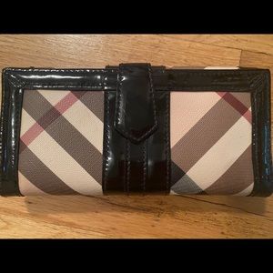 women's plus size burberry shirts